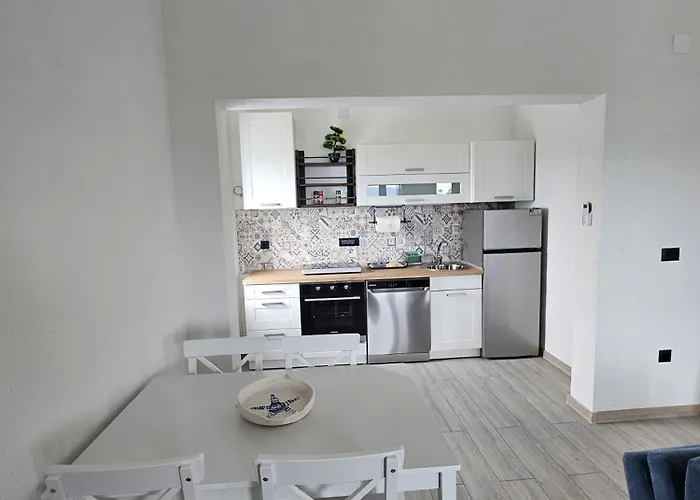 Apartament 1 *