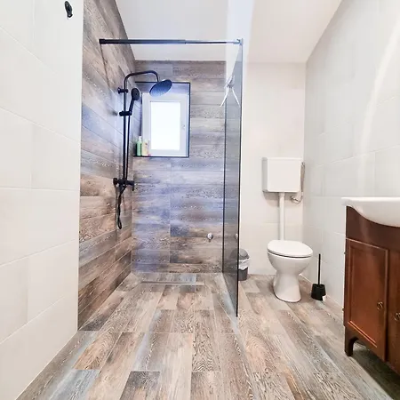 1 Apartment
