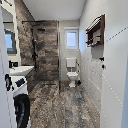 1 Apartment